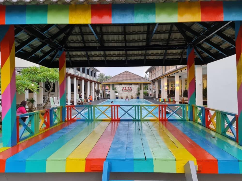 อาเลีย เรสซิเดนซ์ บิซิเนส รีสอร์ท Padang Mat Sirat ภายนอก รูปภาพ