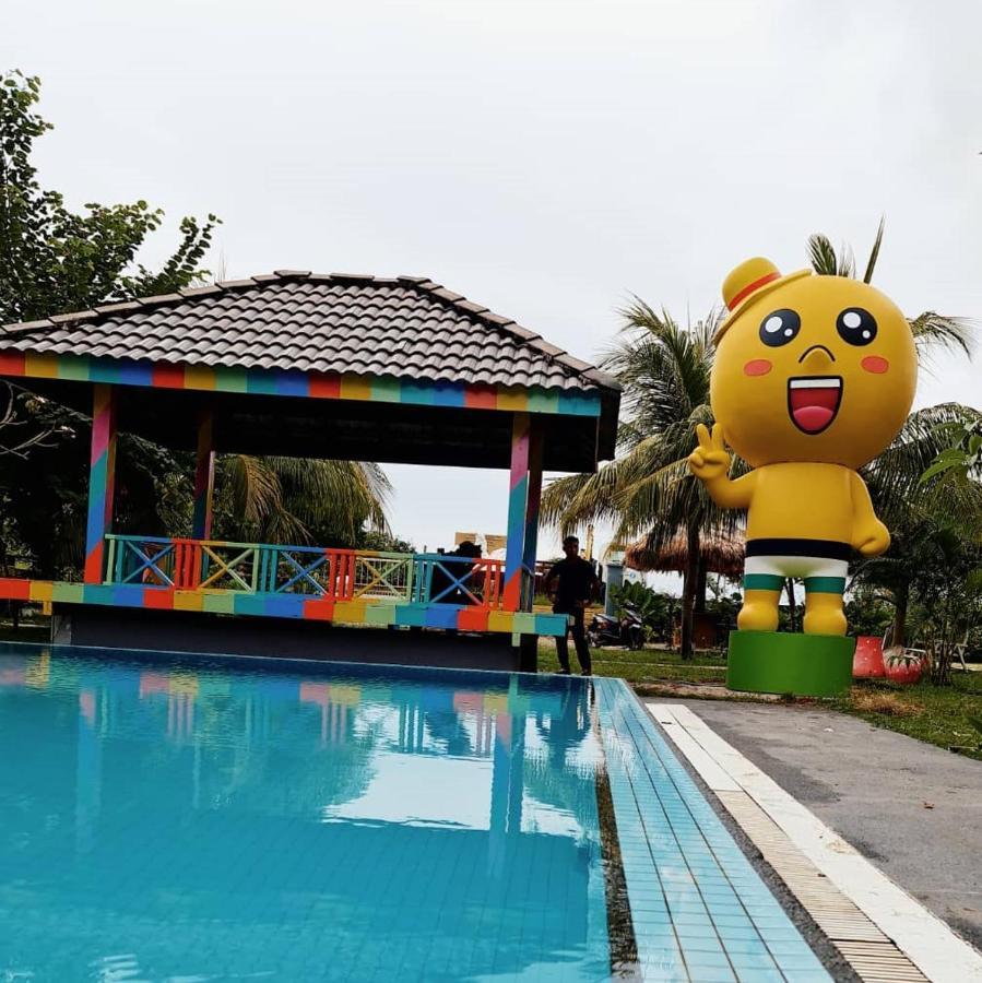 อาเลีย เรสซิเดนซ์ บิซิเนส รีสอร์ท Padang Mat Sirat ภายนอก รูปภาพ