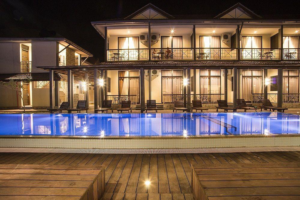 อาเลีย เรสซิเดนซ์ บิซิเนส รีสอร์ท Padang Mat Sirat ภายนอก รูปภาพ