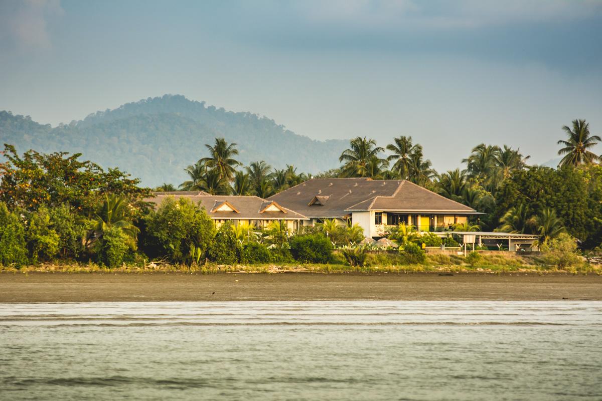 อาเลีย เรสซิเดนซ์ บิซิเนส รีสอร์ท Padang Mat Sirat ภายนอก รูปภาพ