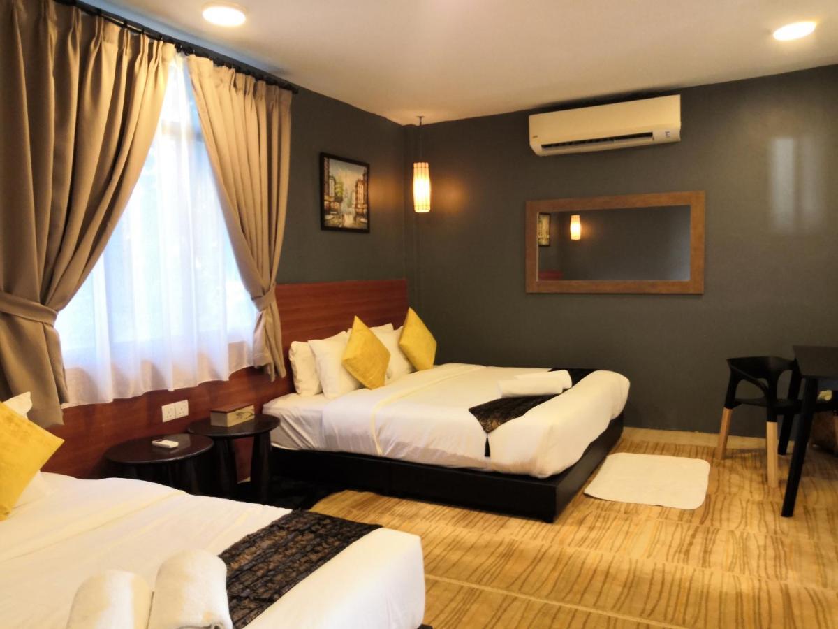 อาเลีย เรสซิเดนซ์ บิซิเนส รีสอร์ท Padang Mat Sirat ภายนอก รูปภาพ