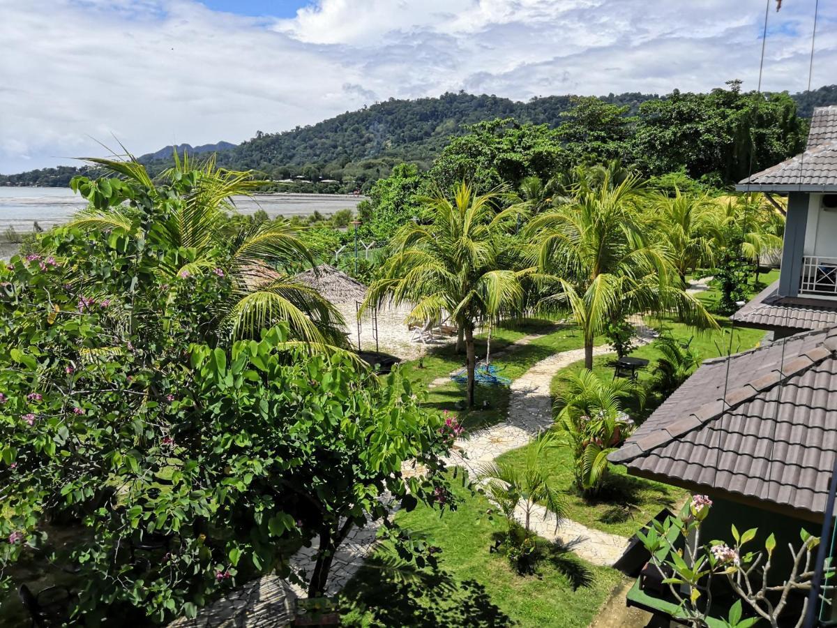 อาเลีย เรสซิเดนซ์ บิซิเนส รีสอร์ท Padang Mat Sirat ภายนอก รูปภาพ